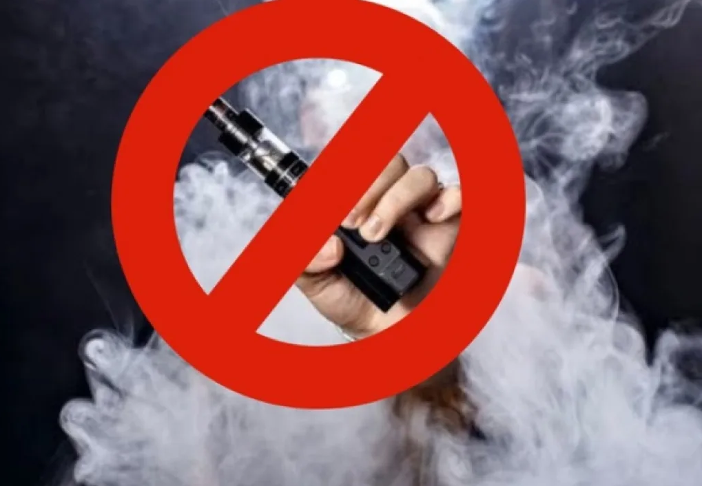 Почему запретили электронные сигареты. Вред электронных сигарет. Против электронных сигарет. Против курения электронных сигарет. Парение электронных сигарет.